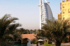 «Бурдж-эль-Араб» (араб. برج العرب, буквально «Башня арабов») — отель в Дубае