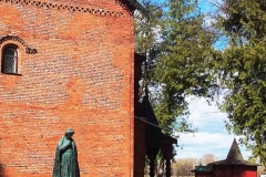 Памятник царевичу Димитрию в Угличе