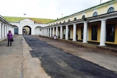 Торговые ряды в Костроме — торгово-складской комплекс конца XVIII—начала XIX веков