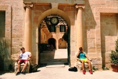 Дворец Великого Магистра на Мальте расположен в городе Валлетта — столице острова