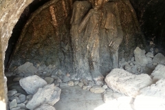 Грот Лермонтова в Кисловодске — это архитектурный ансамбль, расположенный в Курортном парке у входа в него, напротив Колоннады