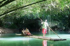 Сплав на бамбуковых плотах по реке Марта-Брей на Ямайке