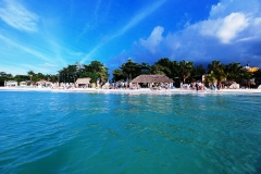 Seven Mile Beach — 11-километровый пляж в Негриле на западном побережье Ямайки