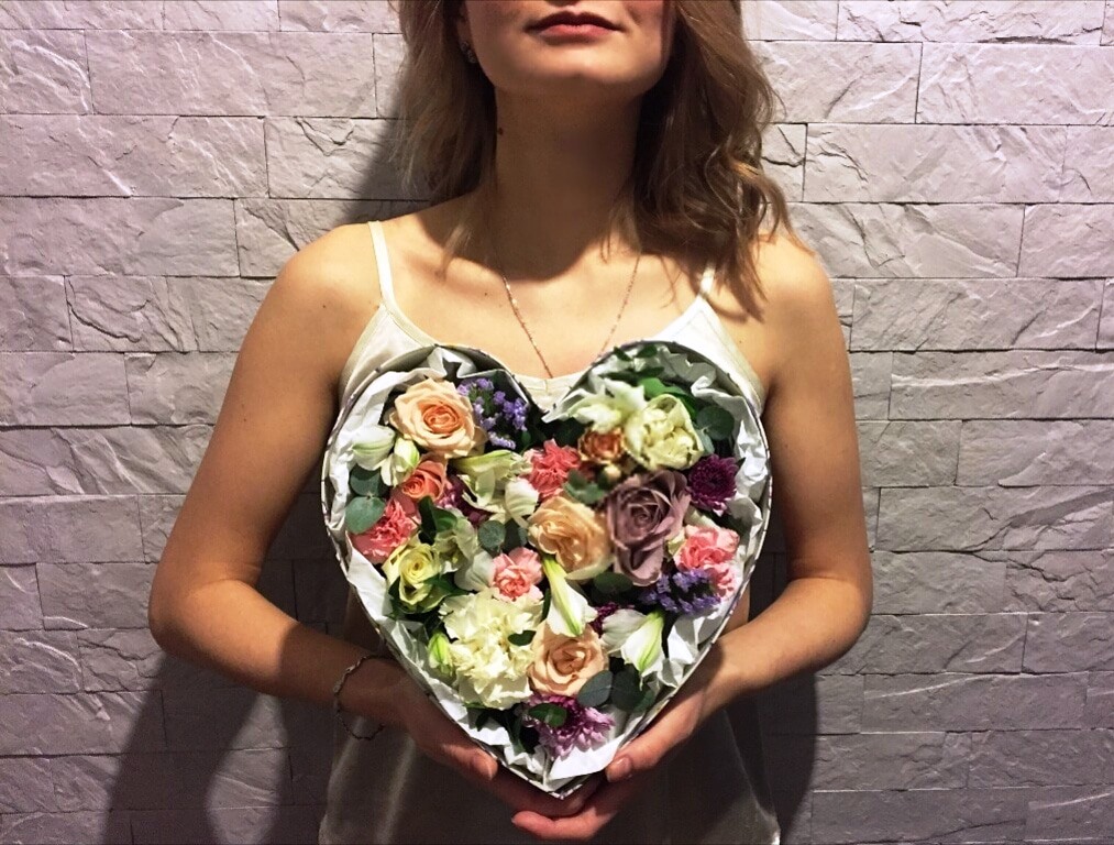 Отель искали только с завтраками и в центре города, чтобы была возможность походить по кафешкам и ресторанчикам и попробовать настоящей турецкой еды). Отель нам выбрали очень удачный, Triana 3*! Расположение такое, какое мы хотели, рядом центр, куча кафешек и магазинов, и сам отель нам понравился, в номерах чисто и аккуратно). В общем отдохнули мы прекрасно! Никаких проблем при перелёте или с отелем у нас не возникло, все было хорошо подготовлено 👌. Большое спасибо агентству Арт клуб за отдых! 😉👍 Будем летать ещё!